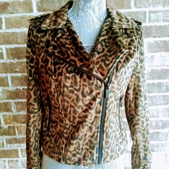 Romeo & Juliet Couture Jackets & Blazers - NWT Romeo & Juliet Couture Leopard Jacket